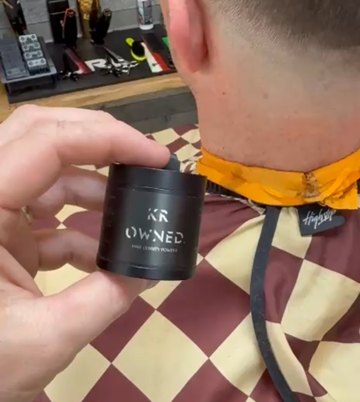 Krowned barber